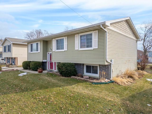 216 Bourland Avenue, Waterloo, IA 50701