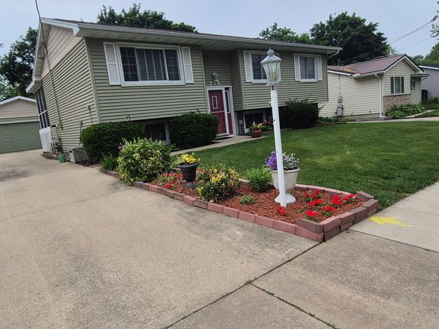 216 Bourland Avenue, Waterloo, IA 50701