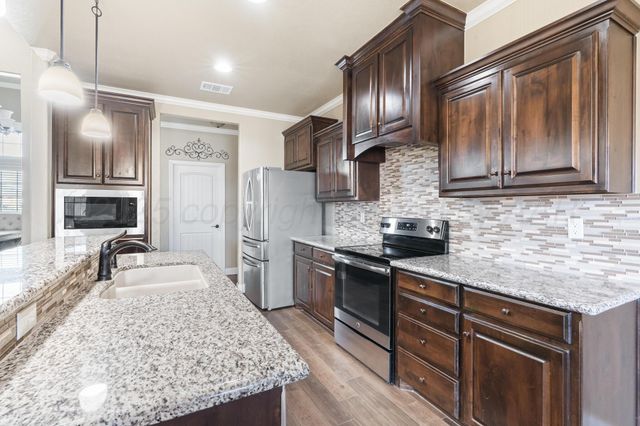 18 Canyon E Parkway, Canyon, TX 79015