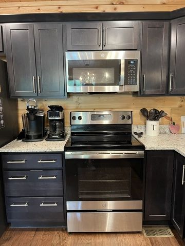 2809 Barefoot Pass Way, Pigeon Forge, TN 37863