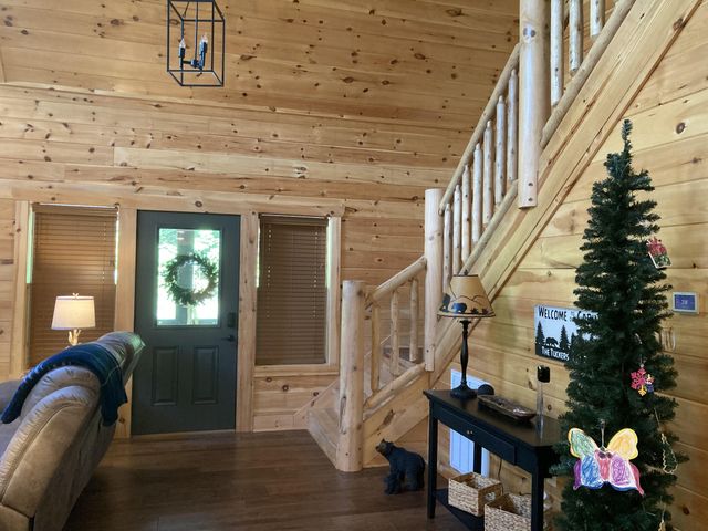 2809 Barefoot Pass Way, Pigeon Forge, TN 37863