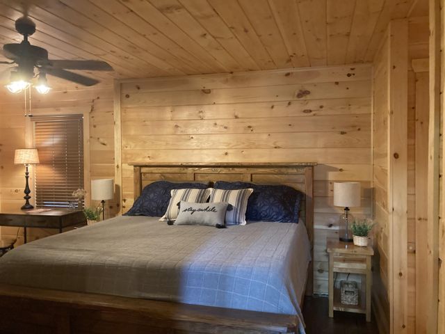 2809 Barefoot Pass Way, Pigeon Forge, TN 37863