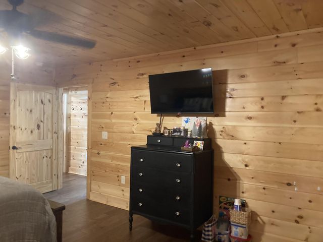 2809 Barefoot Pass Way, Pigeon Forge, TN 37863