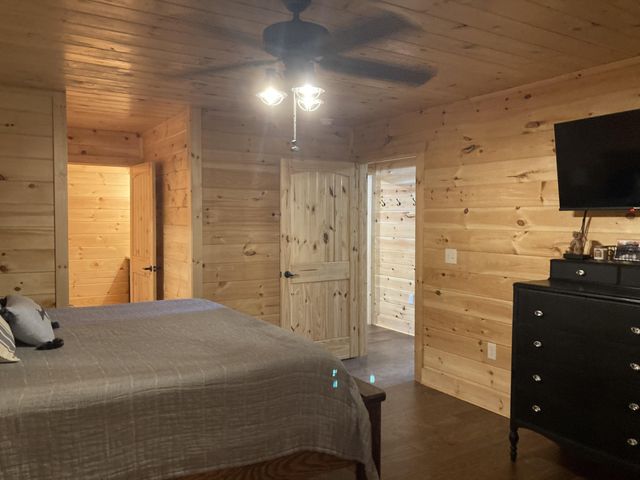 2809 Barefoot Pass Way, Pigeon Forge, TN 37863