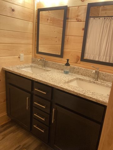 2809 Barefoot Pass Way, Pigeon Forge, TN 37863