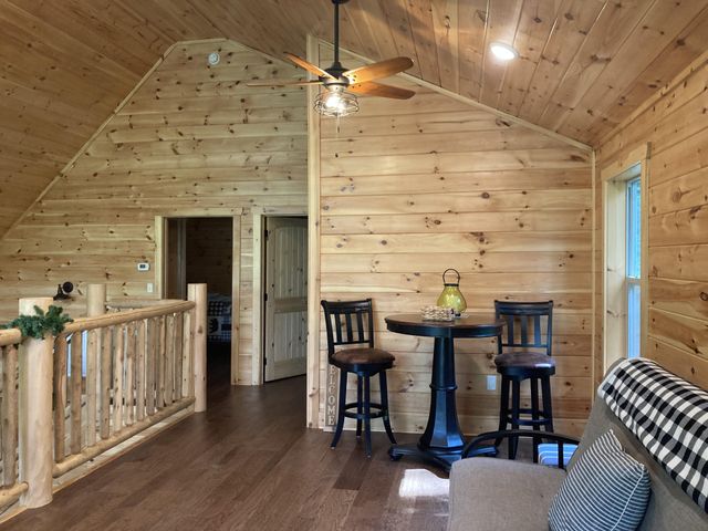 2809 Barefoot Pass Way, Pigeon Forge, TN 37863