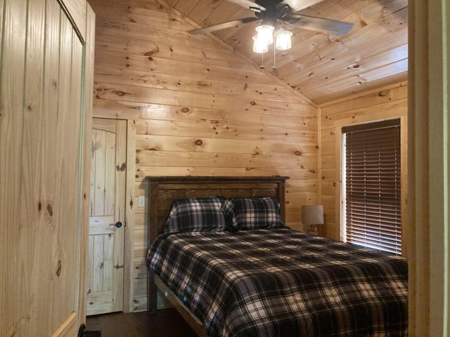 2809 Barefoot Pass Way, Pigeon Forge, TN 37863