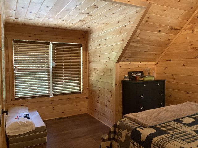 2809 Barefoot Pass Way, Pigeon Forge, TN 37863