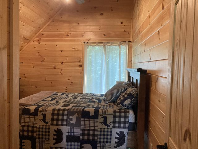2809 Barefoot Pass Way, Pigeon Forge, TN 37863
