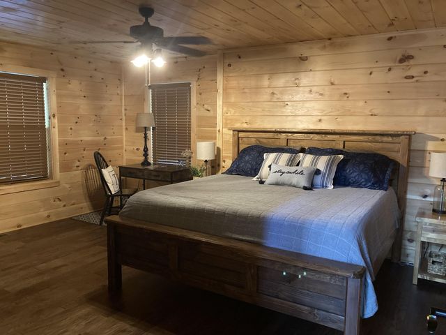 2809 Barefoot Pass Way, Pigeon Forge, TN 37863