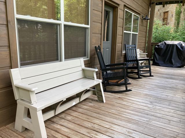 2809 Barefoot Pass Way, Pigeon Forge, TN 37863