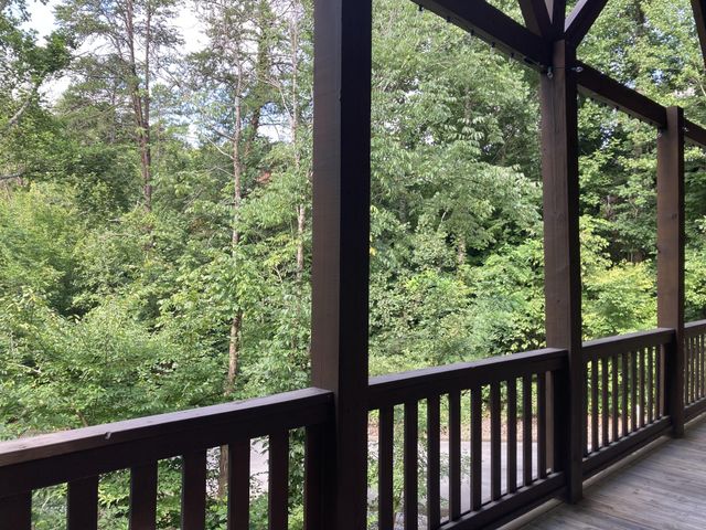 2809 Barefoot Pass Way, Pigeon Forge, TN 37863