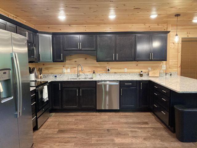 2809 Barefoot Pass Way, Pigeon Forge, TN 37863