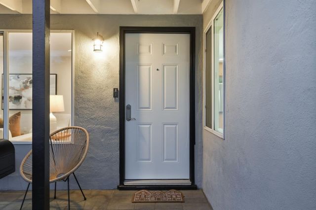 2293 W Hedding Street, San Jose, CA 95128