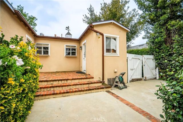 22117 San Miguel, Woodland Hills, CA 91364