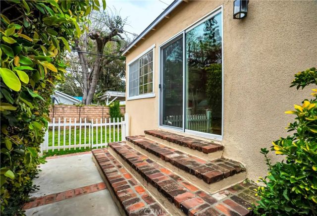 22117 San Miguel, Woodland Hills, CA 91364