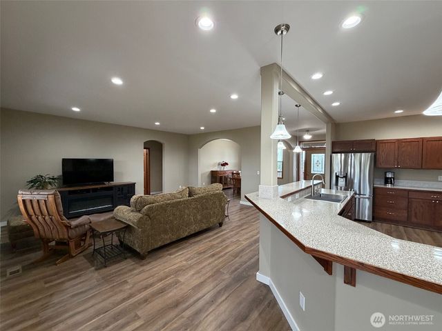 117 Garrett Loop, Chehalis, WA 98532