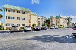 29 COLONIAL CLUB Drive 202, Boynton Beach, FL 33435