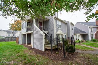 744 YORKWOOD Pl, Louisville, KY 40223