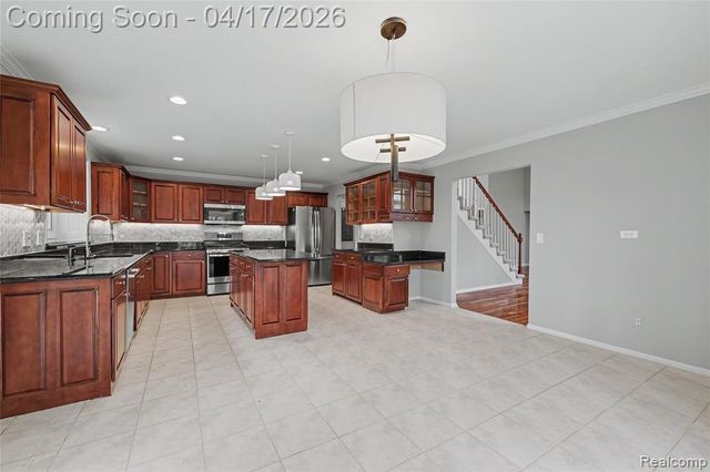 734 Lake Ridge Road, Rochester Hills, MI 48307