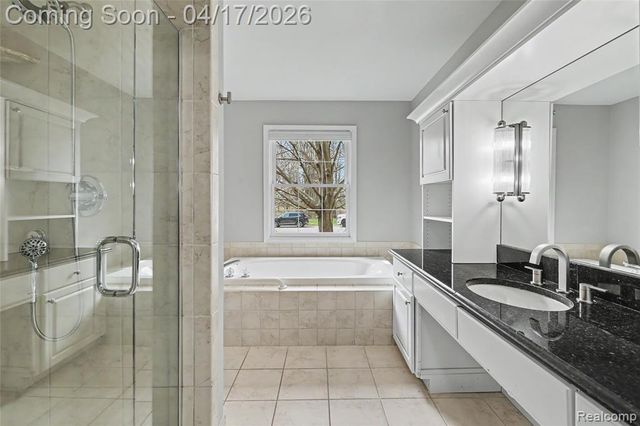 734 Lake Ridge Road, Rochester Hills, MI 48307