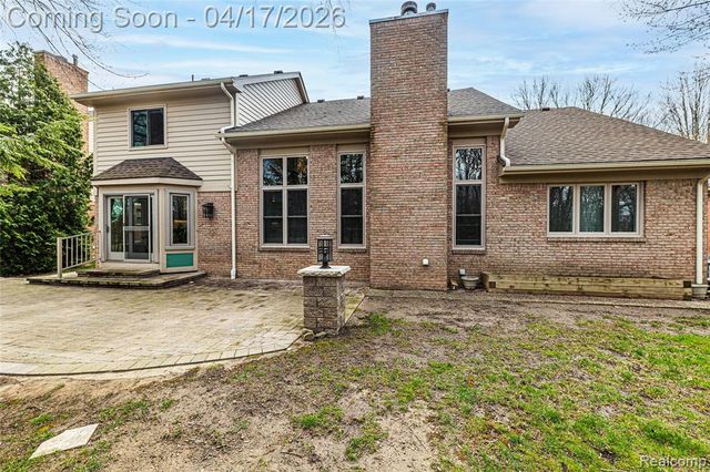 734 Lake Ridge Road, Rochester Hills, MI 48307