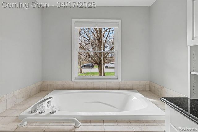 734 Lake Ridge Road, Rochester Hills, MI 48307