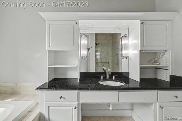 734 Lake Ridge Road, Rochester Hills, MI 48307