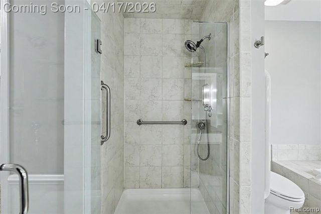 734 Lake Ridge Road, Rochester Hills, MI 48307