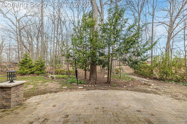 734 Lake Ridge Road, Rochester Hills, MI 48307