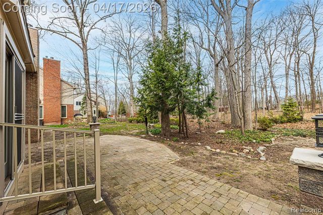 734 Lake Ridge Road, Rochester Hills, MI 48307