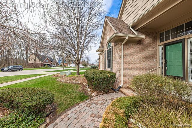 734 Lake Ridge Road, Rochester Hills, MI 48307