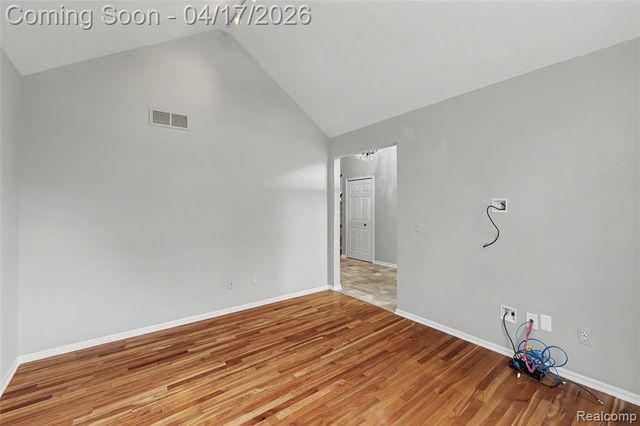 734 Lake Ridge Road, Rochester Hills, MI 48307