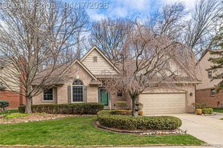 734 Lake Ridge Road, Rochester Hills, MI 48307