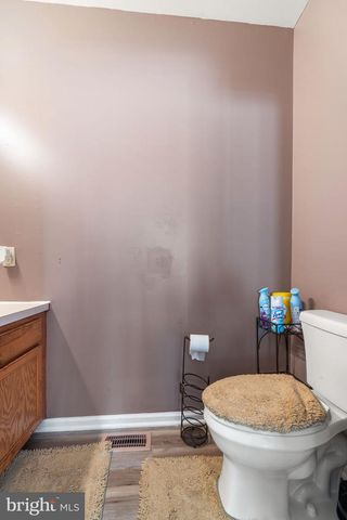 4 FLAGSTONE DR, Sicklerville, NJ 08081