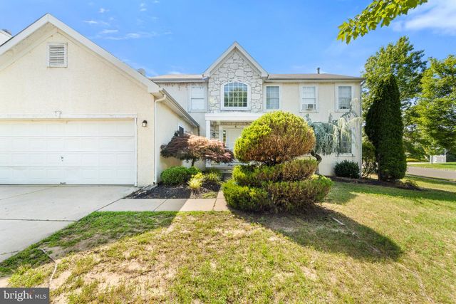 4 FLAGSTONE DR, Sicklerville, NJ 08081