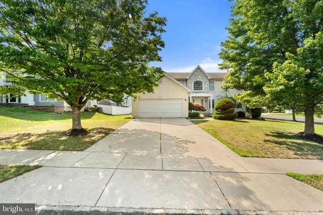 4 FLAGSTONE DR, Sicklerville, NJ 08081