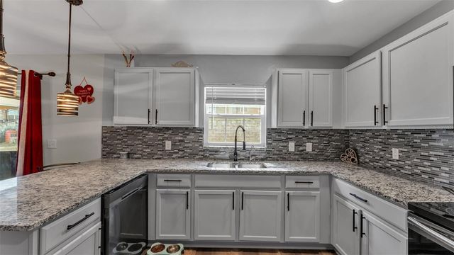 302 BROOKSHIRE DRIVE, Lake Wales, FL 33898