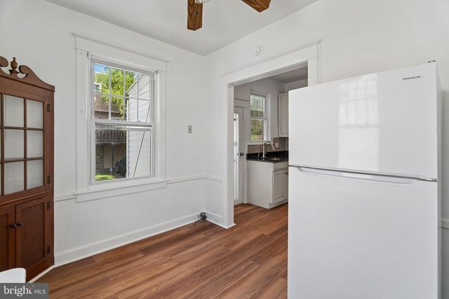 15 S WYCOMBE AVE, Lansdowne, PA 19050