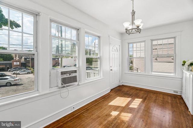 15 S WYCOMBE AVE, Lansdowne, PA 19050