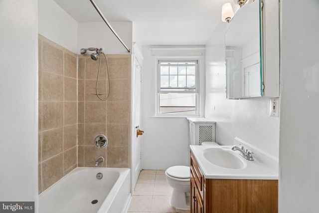 15 S WYCOMBE AVE, Lansdowne, PA 19050