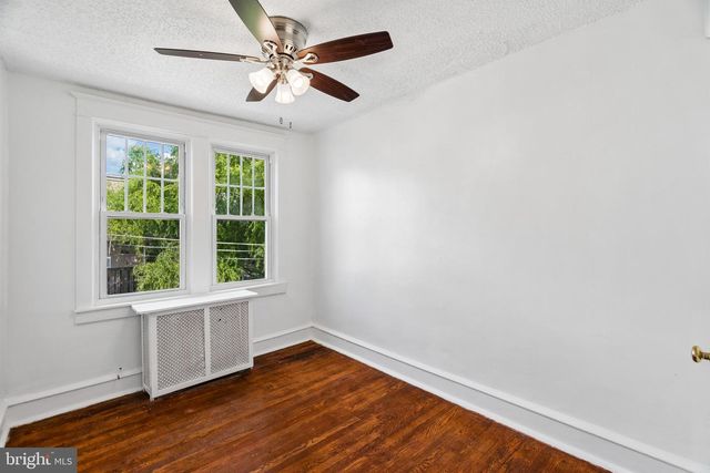 15 S WYCOMBE AVE, Lansdowne, PA 19050