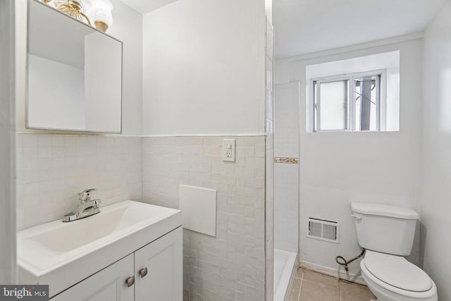 15 S WYCOMBE AVE, Lansdowne, PA 19050
