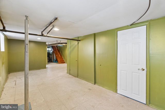 15 S WYCOMBE AVE, Lansdowne, PA 19050