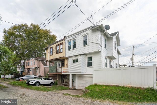 15 S WYCOMBE AVE, Lansdowne, PA 19050