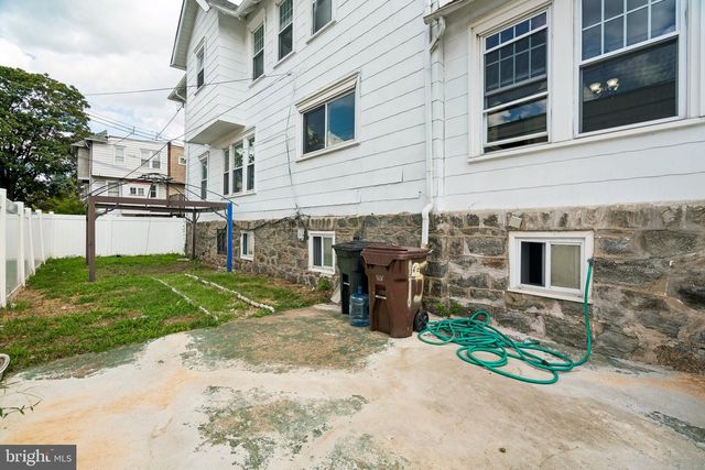 15 S WYCOMBE AVE, Lansdowne, PA 19050
