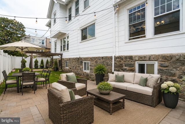 15 S WYCOMBE AVE, Lansdowne, PA 19050