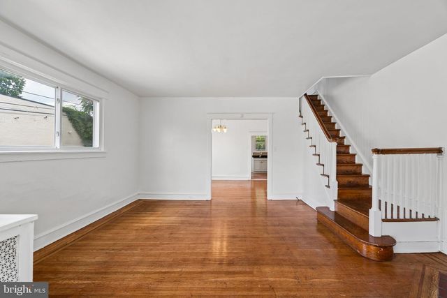 15 S WYCOMBE AVE, Lansdowne, PA 19050