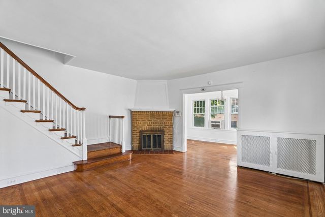 15 S WYCOMBE AVE, Lansdowne, PA 19050