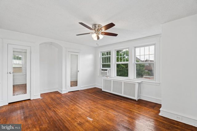 15 S WYCOMBE AVE, Lansdowne, PA 19050